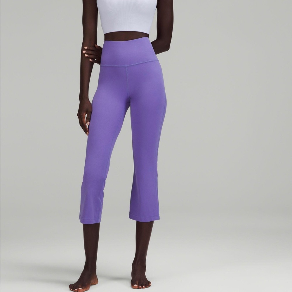 Lululemon Groove Super-High-Rise Crop 23" size 8